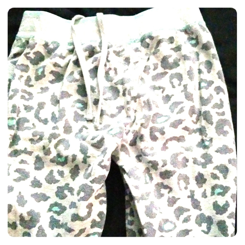Lepored print sweats